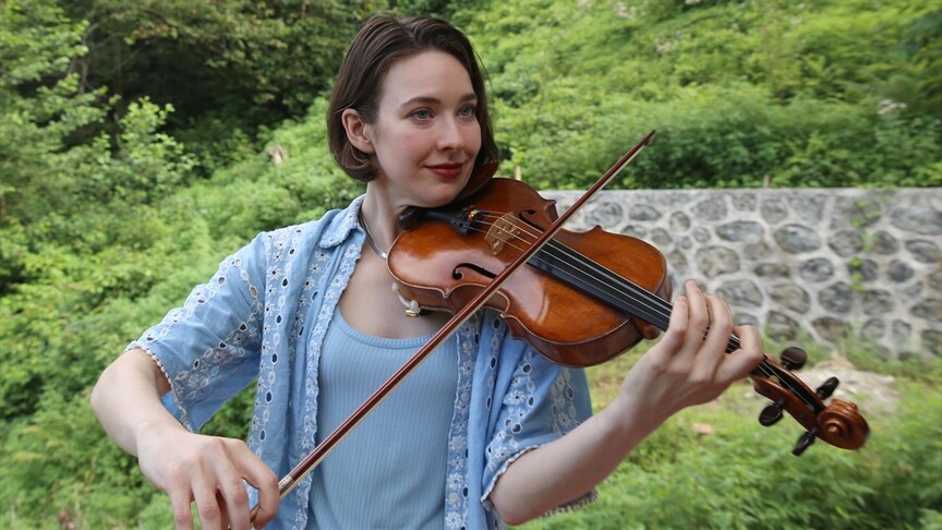 Amerikalı Keman Sanatçısı Audrey Wozniak'ın Türkiye'deki Müzik Yolculuğu