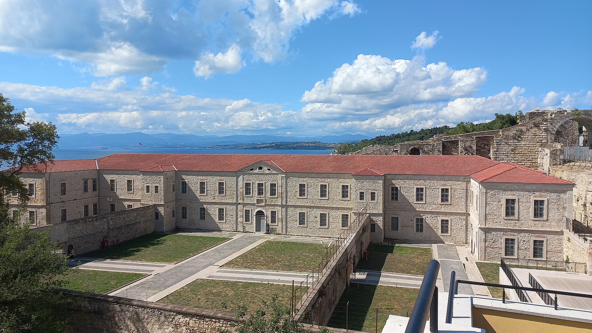 Sinop Tarihi Cezaevi ve Surları: Karadeniz'in Tarihi Zindanı